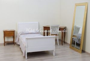 Walnut bedside table with single lacquered bed and classic style desk